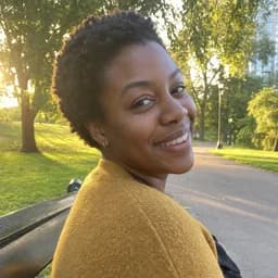 Profile photo for nia